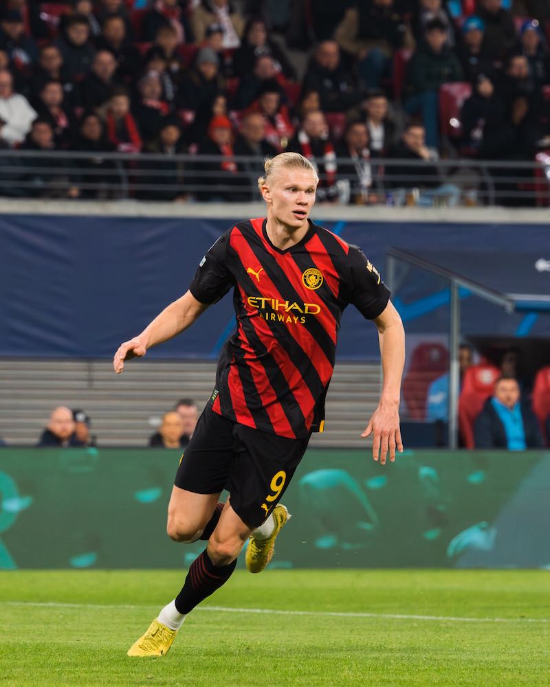 Best bets from the Champions League 10/21 slate: Erling Haaland to extend his scoring streak to 12 games at -125.